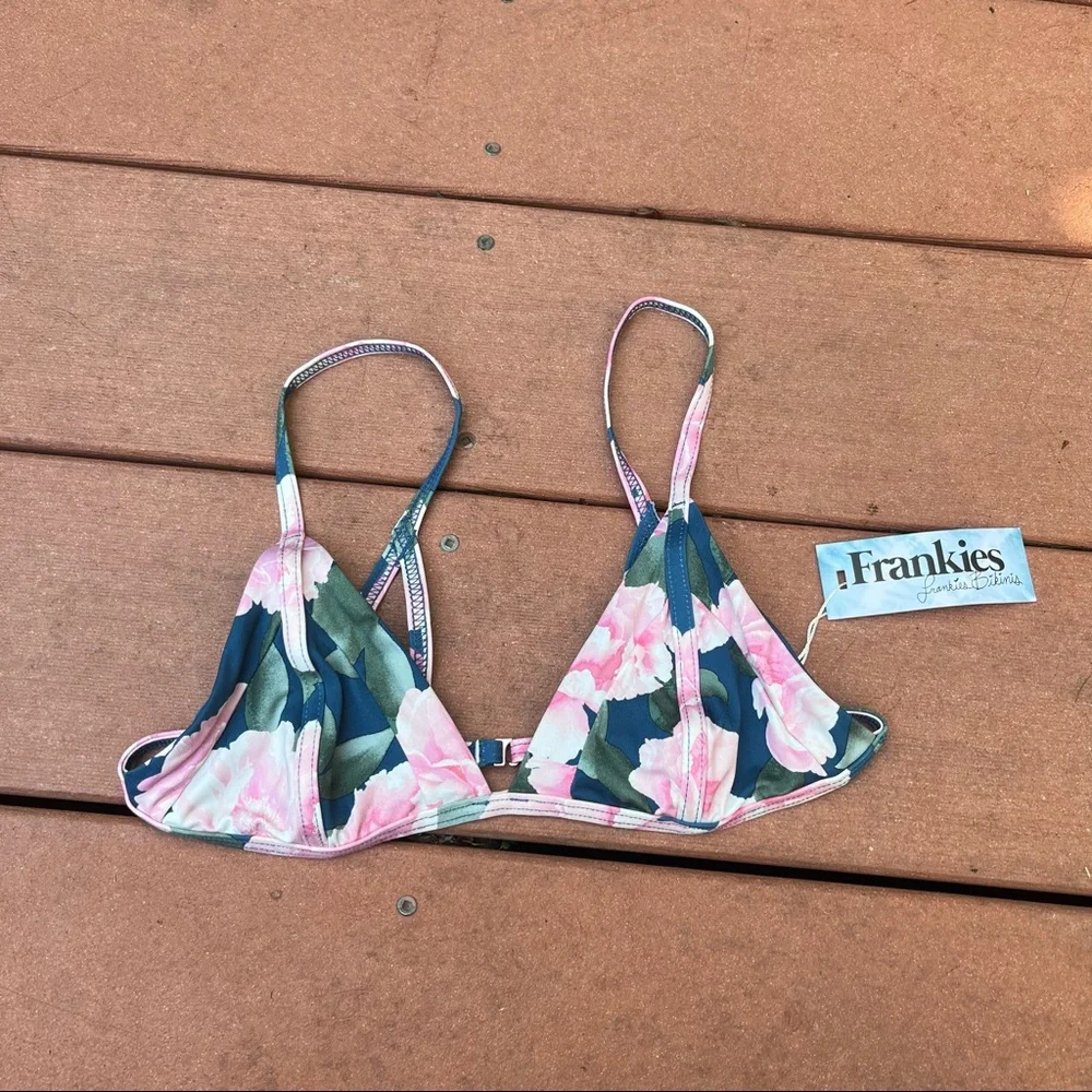 NWT Frankie's Bikinis Valentina Peony Top